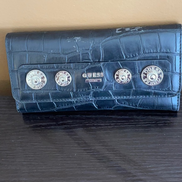 Guess wallet🦋3 for 25$🦋 - Picture 1 of 5